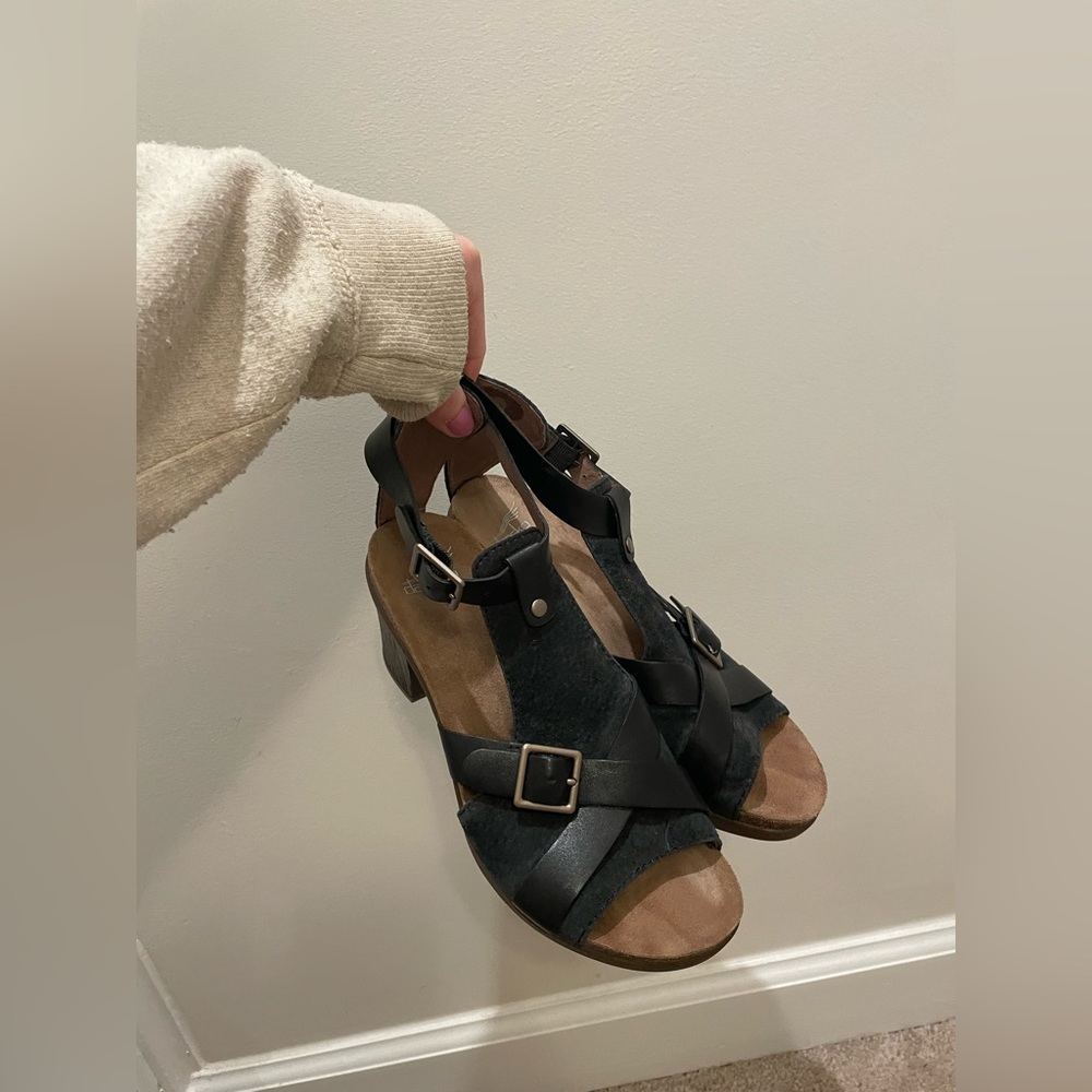 DANKSO strappy heeled sandals NWOT